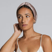 Gorro de Satén Aurealia™ — Protege tus rizos mientras duermes